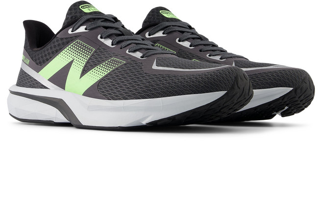 뉴발란스 플래시 런닝화