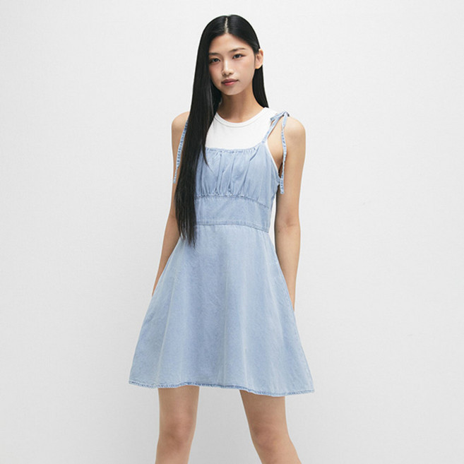 미쏘 스트랩 플레어 데님 미니 원피스