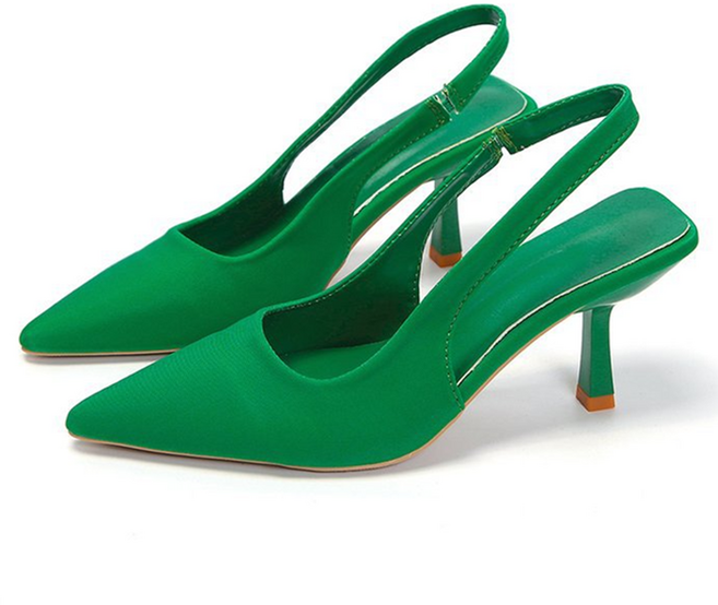 피어니스트 스틸레토힐 스트랩 펌프스