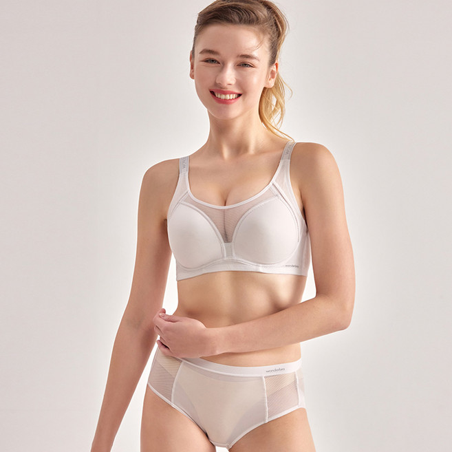 원더브라 여성용 제로 와이어 WBX 브라 + 삼각 팬티 세트