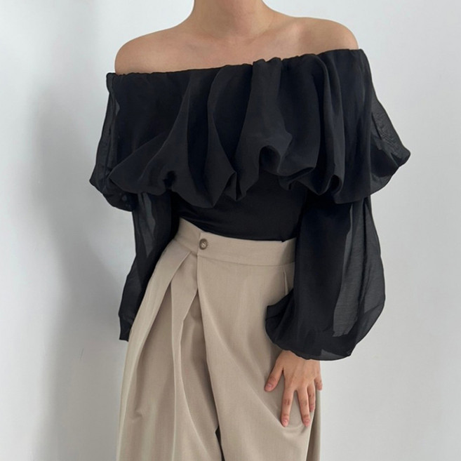 비비에모 라피네 오프숄더 볼륨핏 벌룬소매 크롭 블라우스 10061