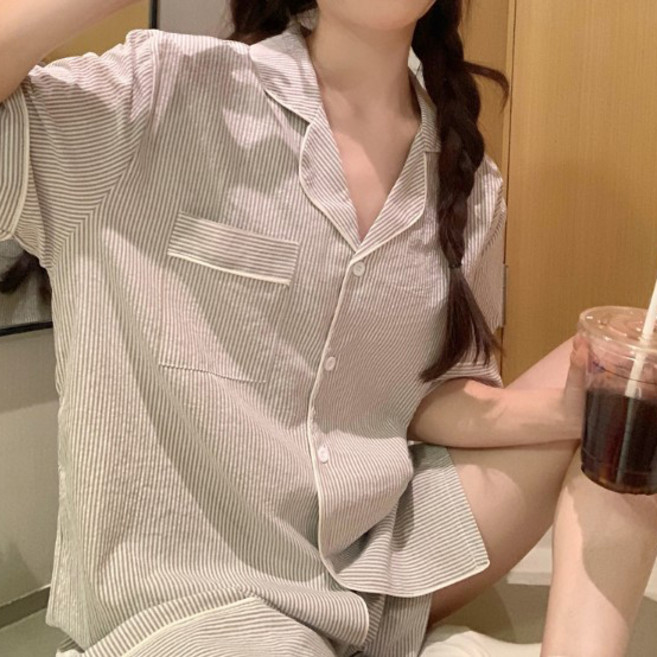 CofV 女款條紋翻領短袖短褲睡衣家居服上下套裝