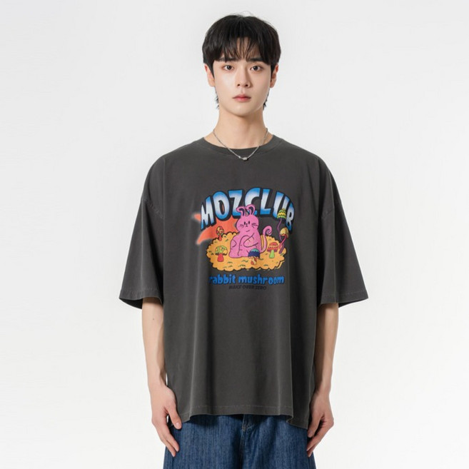 MOZMOZ 男女通用 High Rabbit 寬鬆版型顏料染短袖T恤, 炭灰色