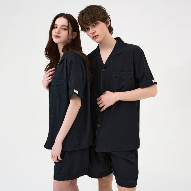 도씨 커플용 실크핏 에센셜 반팔 카라 잠옷 상하의 세트 + 선물패키지 D-3662