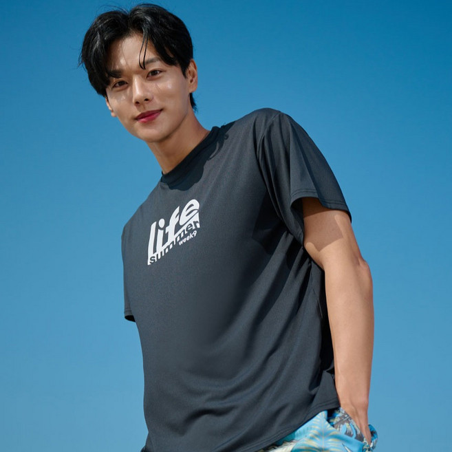 위크나인 라이프 반팔 래쉬가드 상의