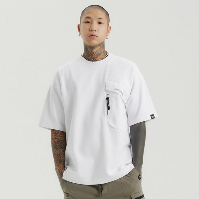 라이프워크 자수 지퍼포켓 반팔티셔츠 LW222TS455