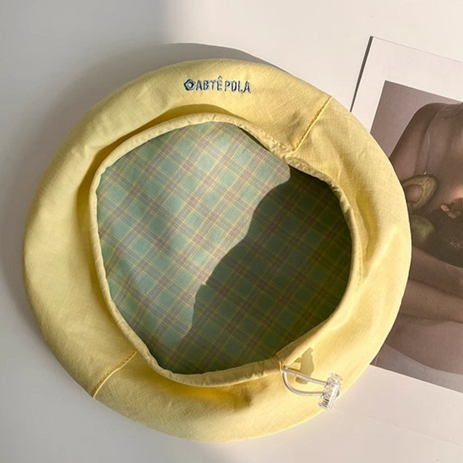 더플로우커머스 파스텔 체크무늬 양면 자수 레터링 베레모