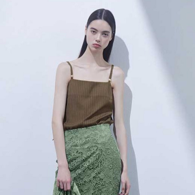 와이지비엠 스트랩 슬리브리스 탑 Y11YTT001