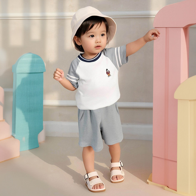 JOYMULTI 兒童線條插肩袖刺繡短袖T恤 + 短褲套組