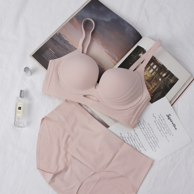 winkpink 無痕豐胸內衣 + 內褲套組 n9025