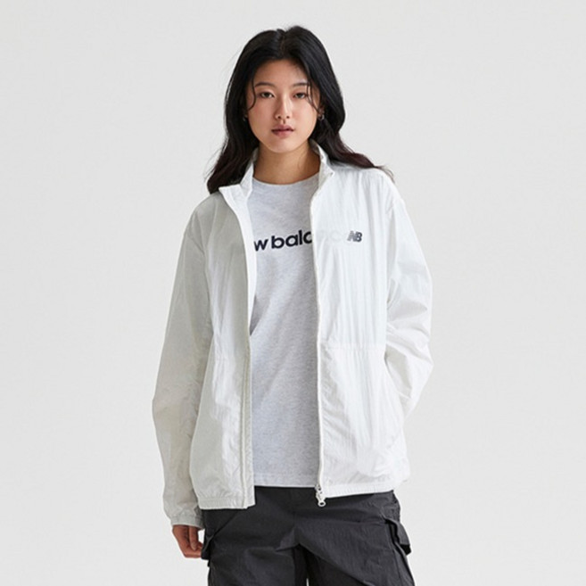 뉴발란스 여성용 W 경량 우븐 자켓 바람막이 NBNAFB0012