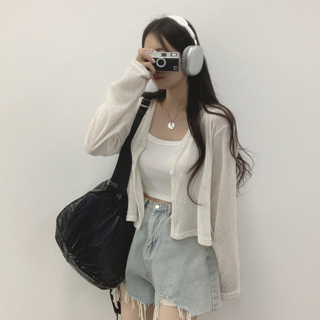 With Huilin 女款 Love Summer 半短版寬鬆針織外套