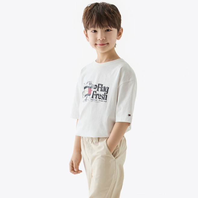 Tommy Hilfiger 兒童旗幟趣味T恤