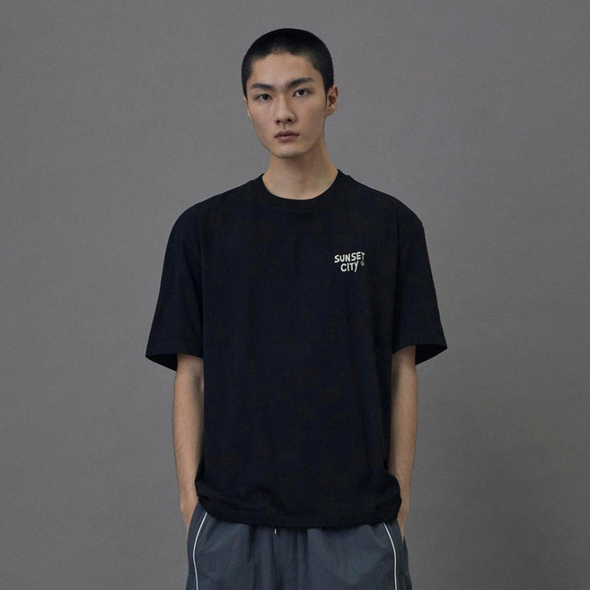 어반디타입 선셋시티 그래픽 티셔츠