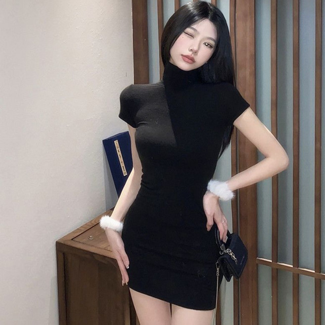 엘쏘 하이넥 슬림핏 반팔 미니원피스