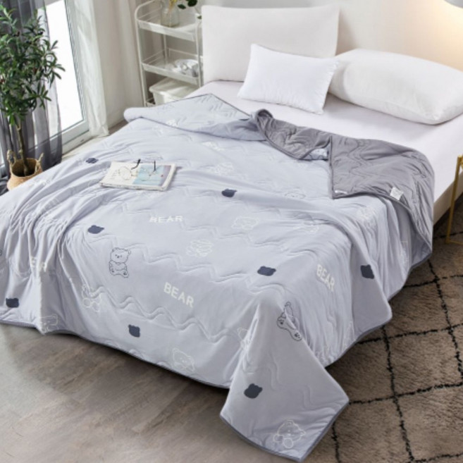 Aaron 艾倫生活家 海島針織手工蠶絲夏涼被, 頑皮灰熊