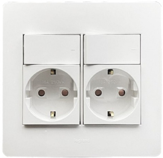 르그랑 타비앙 접지분리형 스위치부착형콘센트 화이트 2구 세로형, 1개