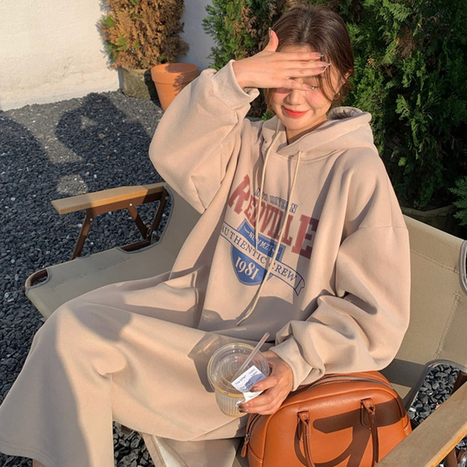 어반라인 메간 프린팅 기모 후드 원피스