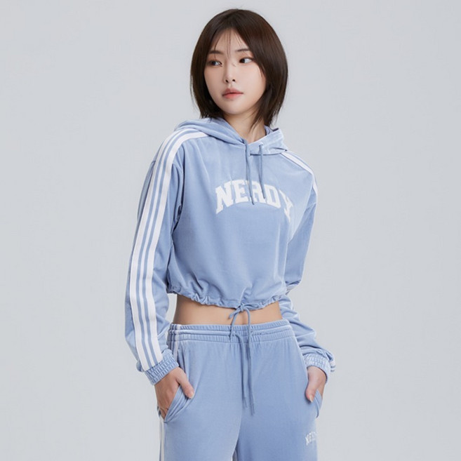 널디 여성용 벨벳 아치 로고 크롭 풀오버 후디