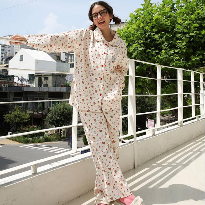 STARRY PETTY 女款快樂小狗棉質睡衣 + 明信片 + 提袋組