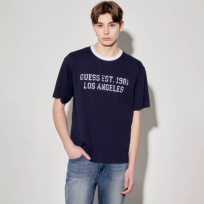 게스 남녀공용 유니 세미오버 링거 반팔 티셔츠 MP2K9424