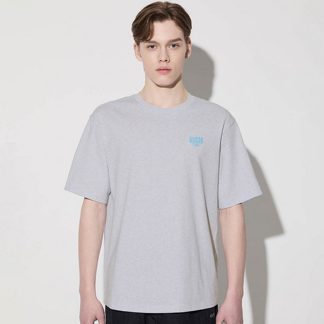 게스 남녀공용 유니 세미오버 백 팜트리 워터 프린트 반팔 티셔츠 MP2K9425