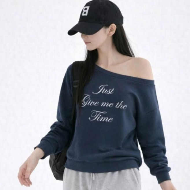 라라온 오프숄더 레터링 긴팔 맨투맨 26TSP3607