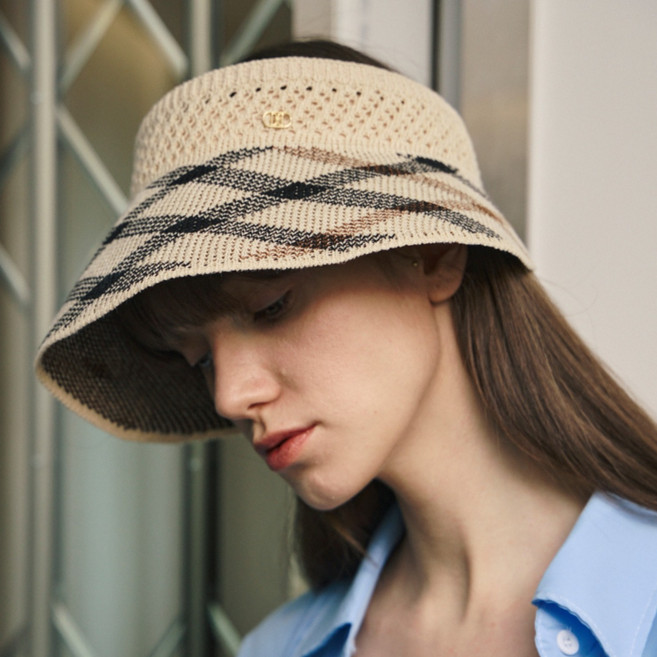 닥스 여성용 패커블 DD금속장식 체크 니트 패커블 썬캡