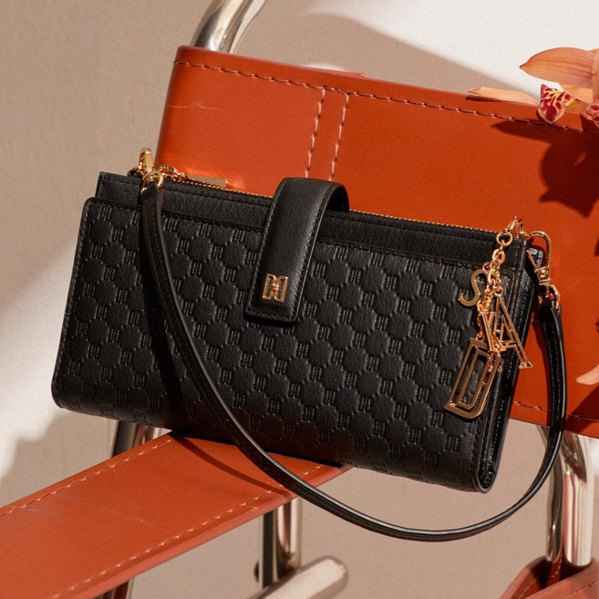 닥스 여성용 LOUIS DD 로고패턴 소가죽 다기종 핸드폰 월릿백