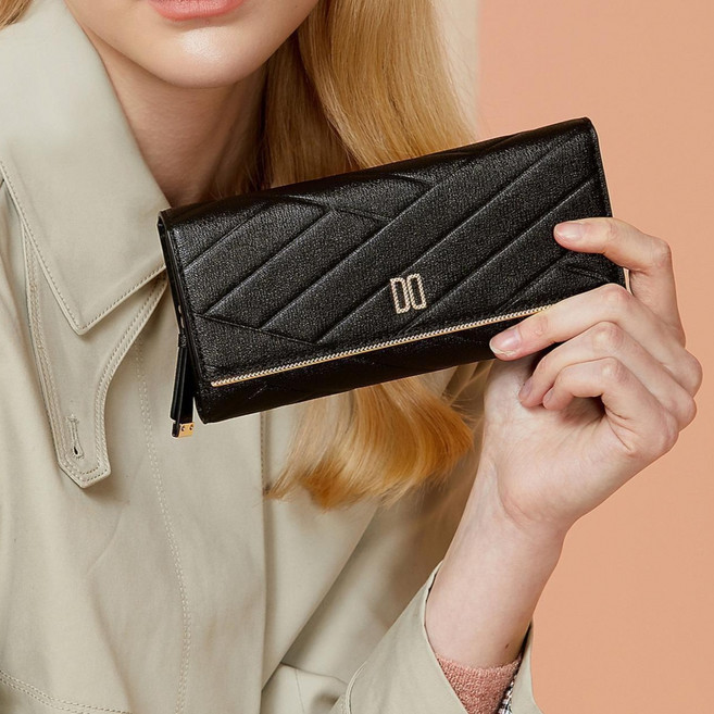 닥스 여성용 CARLISLE MODERN 칼라일 패턴 골드 DD 3단 장지갑 DCWA6E411BK