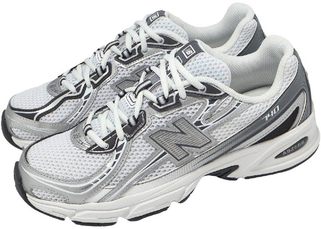 New Balance 740 運動鞋