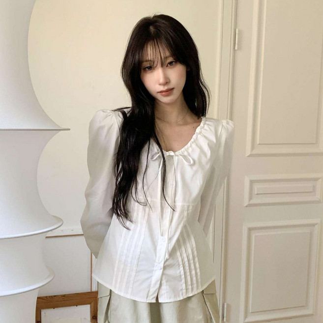 시크블랙 게디르 셔링 핀턱 리본 블라우스 cpbl5868k61