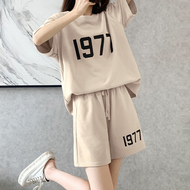 인피어스 여성용 빅사이즈 레터링 반팔 반바지 트레이닝 세트 I263-0191