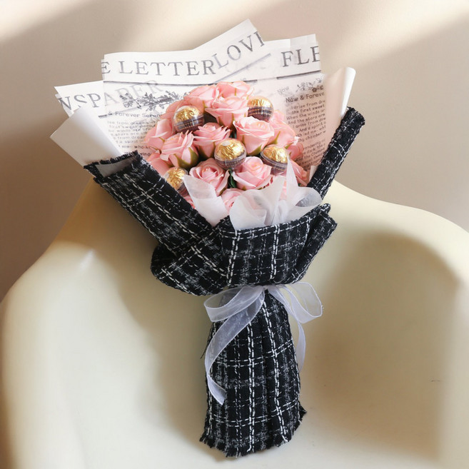 ASPASIA 路易系列 20朵玫瑰費列羅金莎花束, 粉金色線條