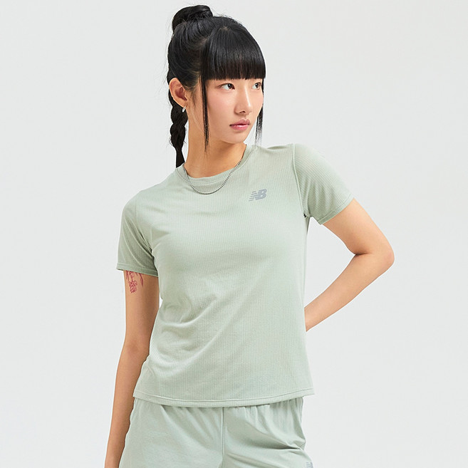 뉴발란스 여성용 애슬레틱 반팔티 NBNEF36702