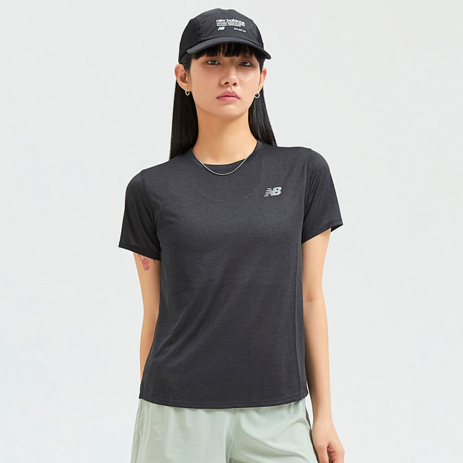 뉴발란스 여성용 애슬레틱 반팔티 NBNEF36702