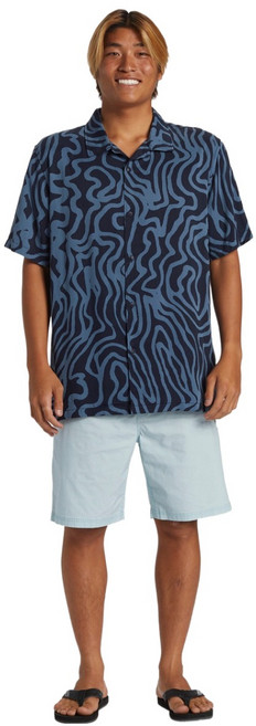 QUIKSILVER 男士豹紋標準版型短袖襯衫 QE21ST022KTP