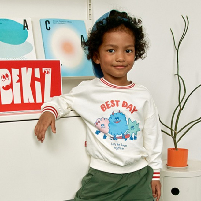 Bekiz Three Mon's Yoko 大學T