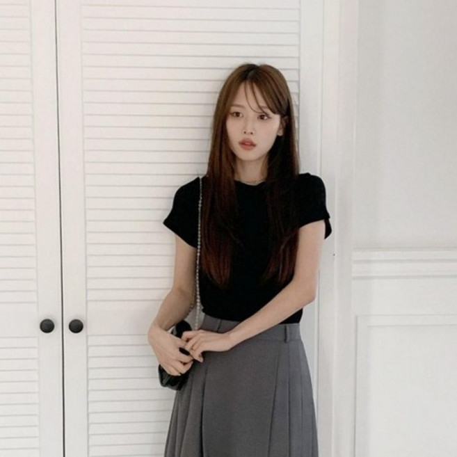 린다샵 여성용 메다셀 슬림핏 보트넥 옆셔링 반팔 티셔츠 cpt17552k62