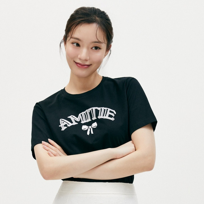 플라스틱아일랜드 여성용 스팽글 자수 레터링 티셔츠 PR2CH364