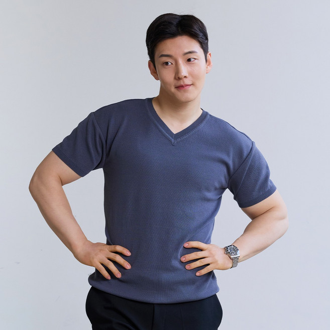 핵쿨남 남성용 어깨넓어보이는 머슬핏 아이스 쿨링 반팔 브이넥 니트 티셔츠