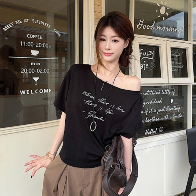 루나걸 여성용 커티리레 오프숄더 레터링 슬림 반팔 티셔츠 L26SMT032005