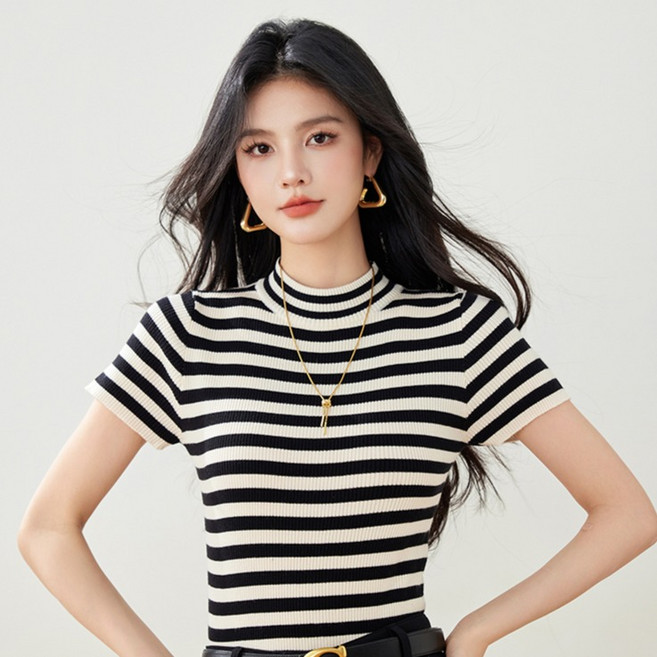 루나걸 여성용 듀비뉴유 스트라이프 골지 니트 L26SMKN032404