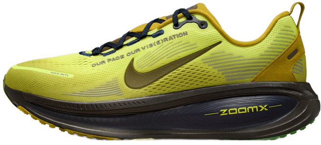 NIKE 耐吉 Vomero 18 SE 運動鞋 IQ3413-704
