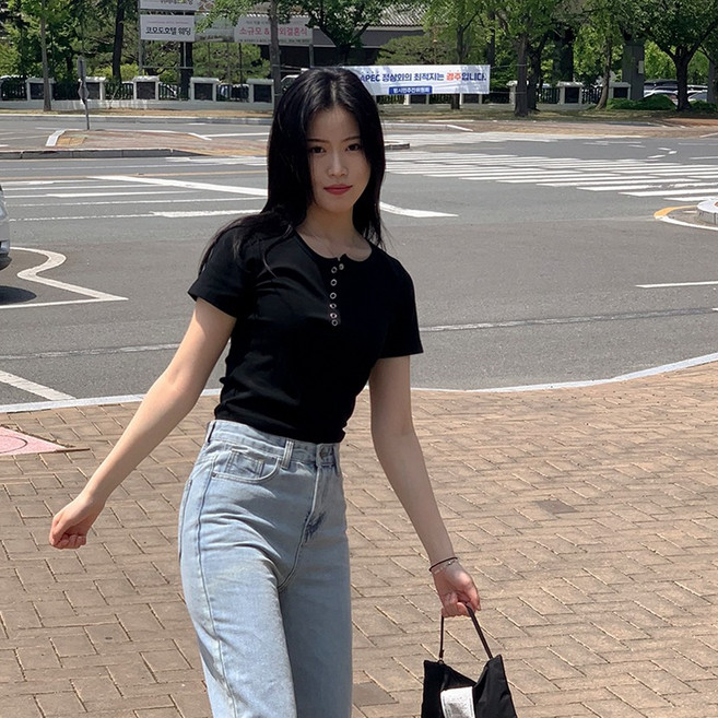 URBANLINE 女款 Nops 半短版按扣彈性夏季短袖T恤
