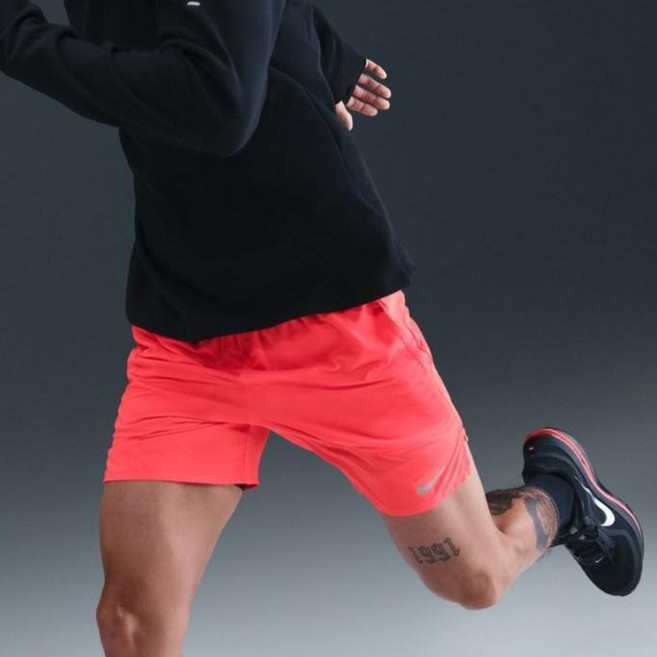 NIKE 耐吉 Dri-FIT Stride 內襯跑步短褲, 亮緋紅