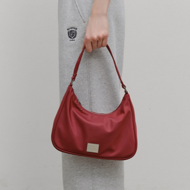 8위 - 마리떼프랑소와저버 CLASSIC LOGO HOBO BAG
