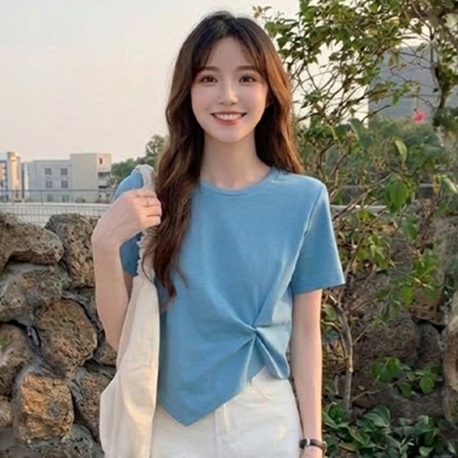 더플로우커머스 여성용 언발 꼬임 포인트 슬림핏 크롭 티셔츠