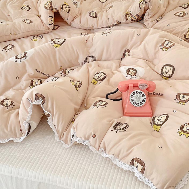 LoveCity 寢城之戀 氣質蕾絲水洗冬被 超保暖針織親膚透氣, 獅子王國