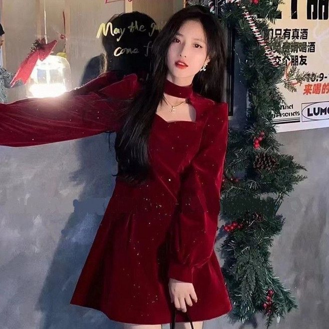 엘쏘 연말룩 파티룩 홀터 벨벳 퍼프 V넥 플레어 미니 원피스